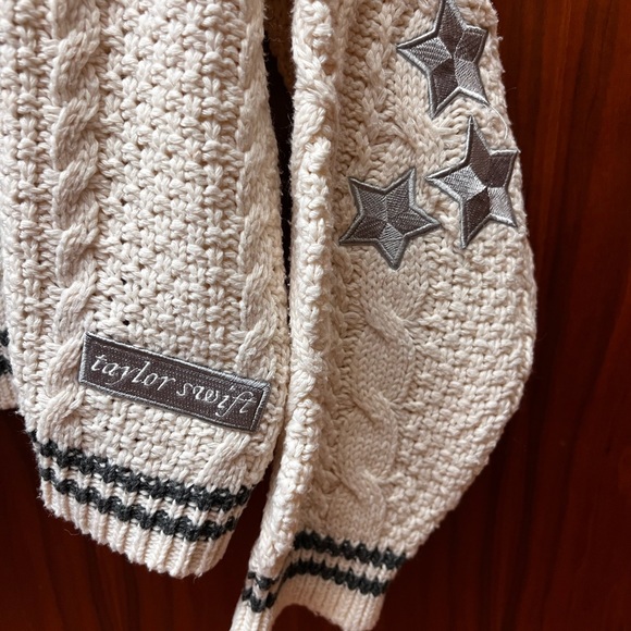 Taylor Swift cardigan swrater - Picture 2 of 7